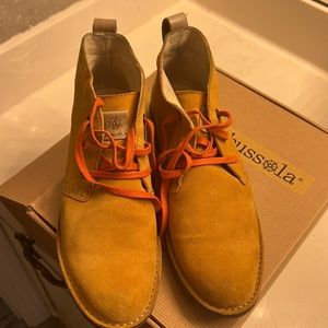 Chukka boots